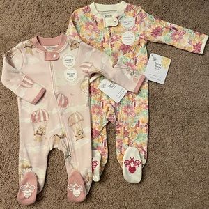 0-3 mo • 2 pack Burt's Bees Parachute Pals Sleep and Play